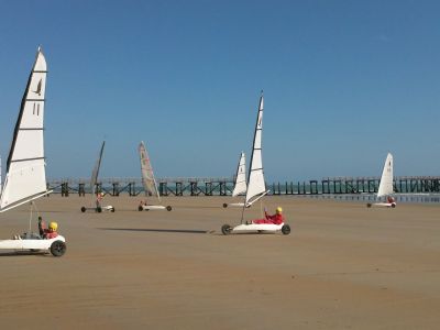 les chars à voile de st jean de monts