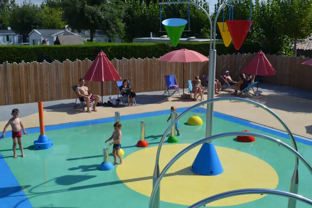 Camping Plein Sud Espace Aque Ludique Jets dEau 2
