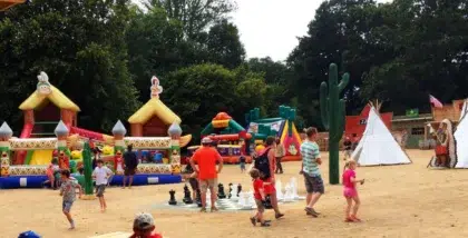 Camping Plein Sud Le Chateau des Aventuriers Avrille85 Far West