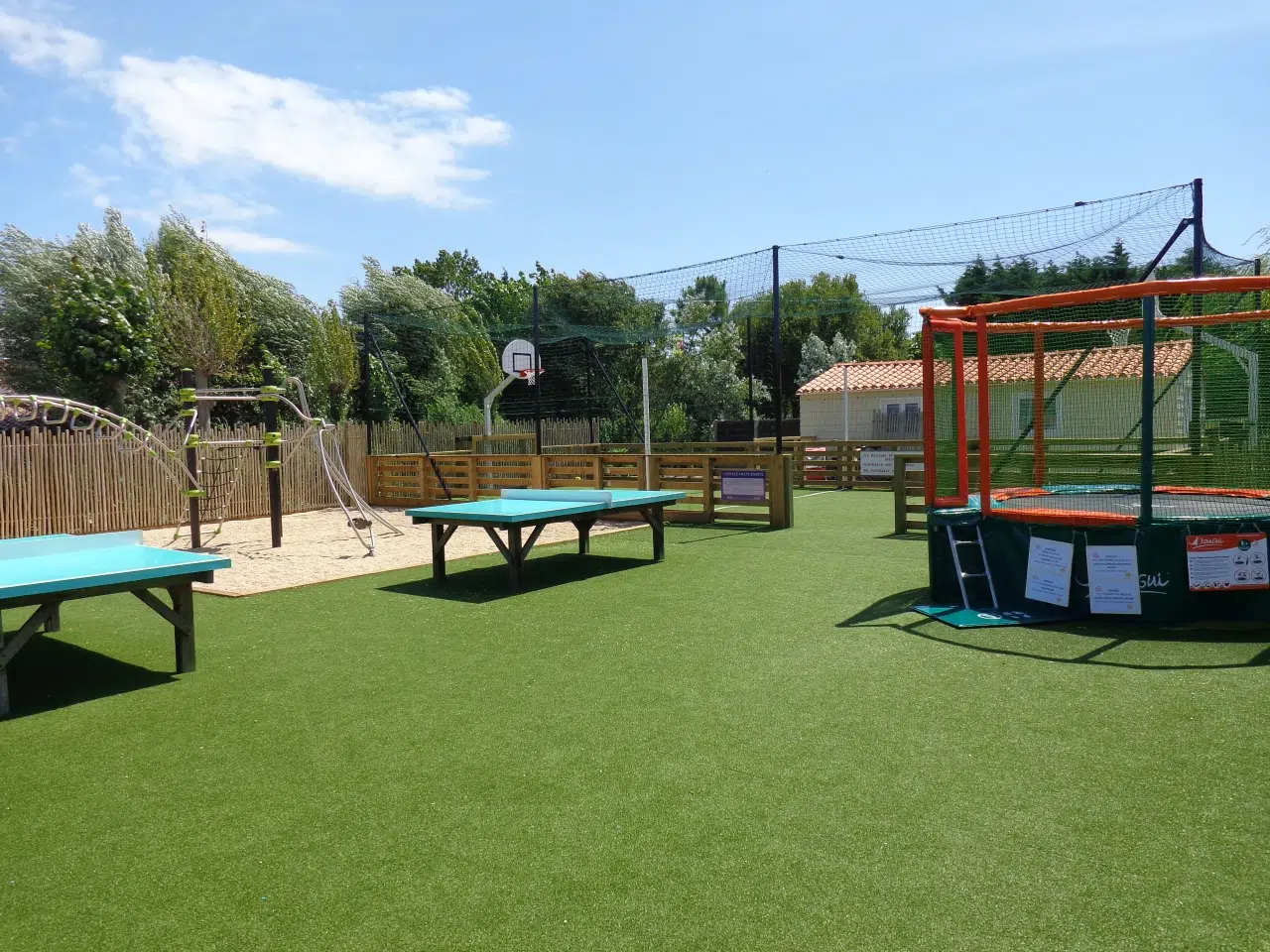 Accueil 20 Camping Plein Sud Aires de Jeux 3
