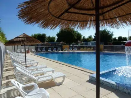 Camping Plein Sud Piscine Externe Chauffee 3